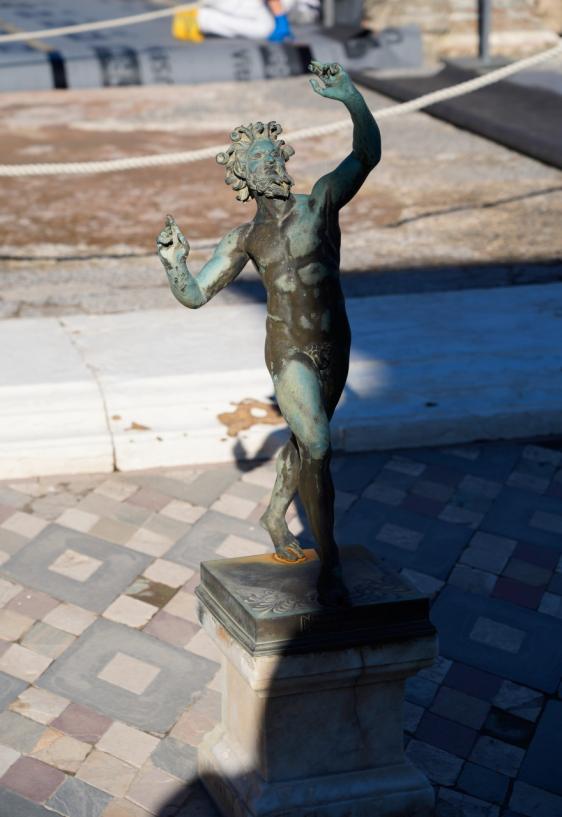 From Sorrento: Pompeii 2h group tour with an archaelogist + express ticket + train tickets-11