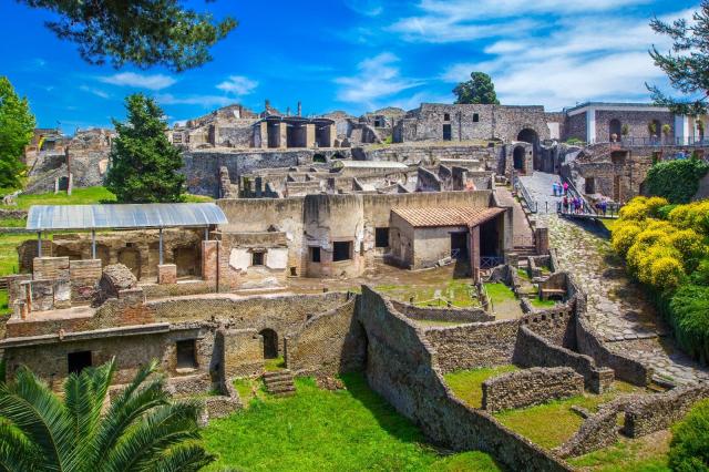 Pompei: Carnet d'ingresso plus + mappe + 1 libro (min. 5 pax)