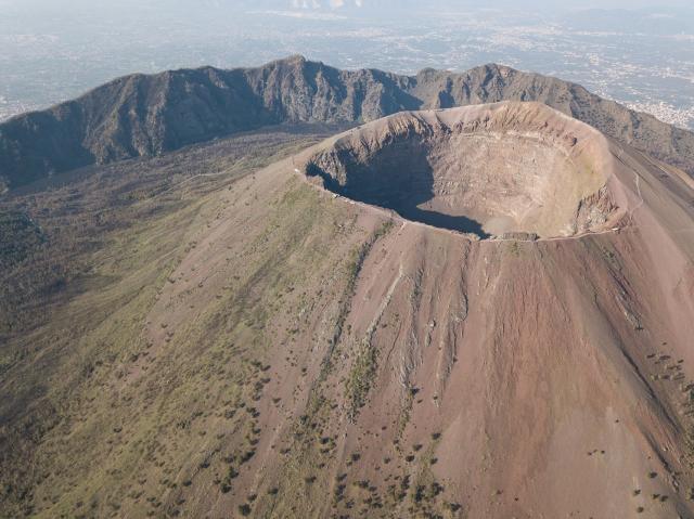 Scopri il Vesuvio: Esperienza Privata con Transfer e Biglietto da Sorrento