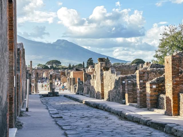 Pompeii: Entrance ticket (art) + audioguide + map