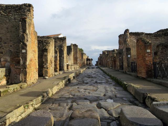 Pompeii: 2h Private Tour with a certified licensed guide
