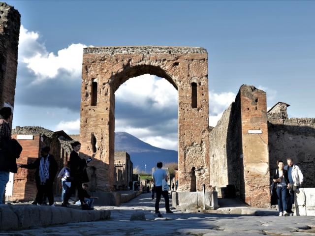 Pompei salta-fila: Tour semi-privato di 2 ore archeologo e biglietto incluso