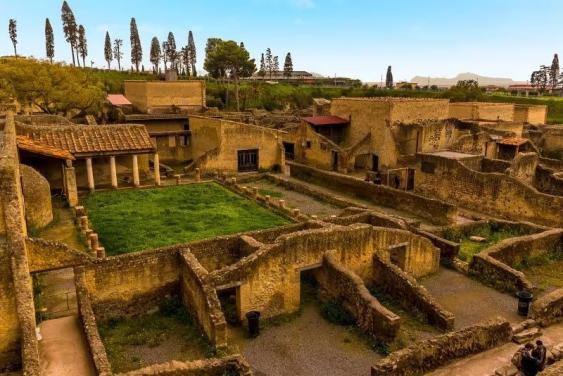 Herculaneum & Pompeii: Full-day group tours with a certified licensed guide-21