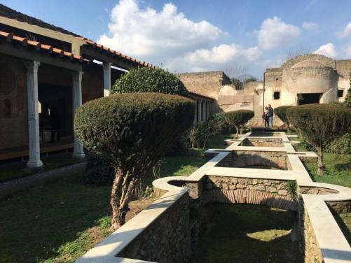 Pompeii: Exclusive 2h private tour with tickets & transfer from Naples or Pompeii-43