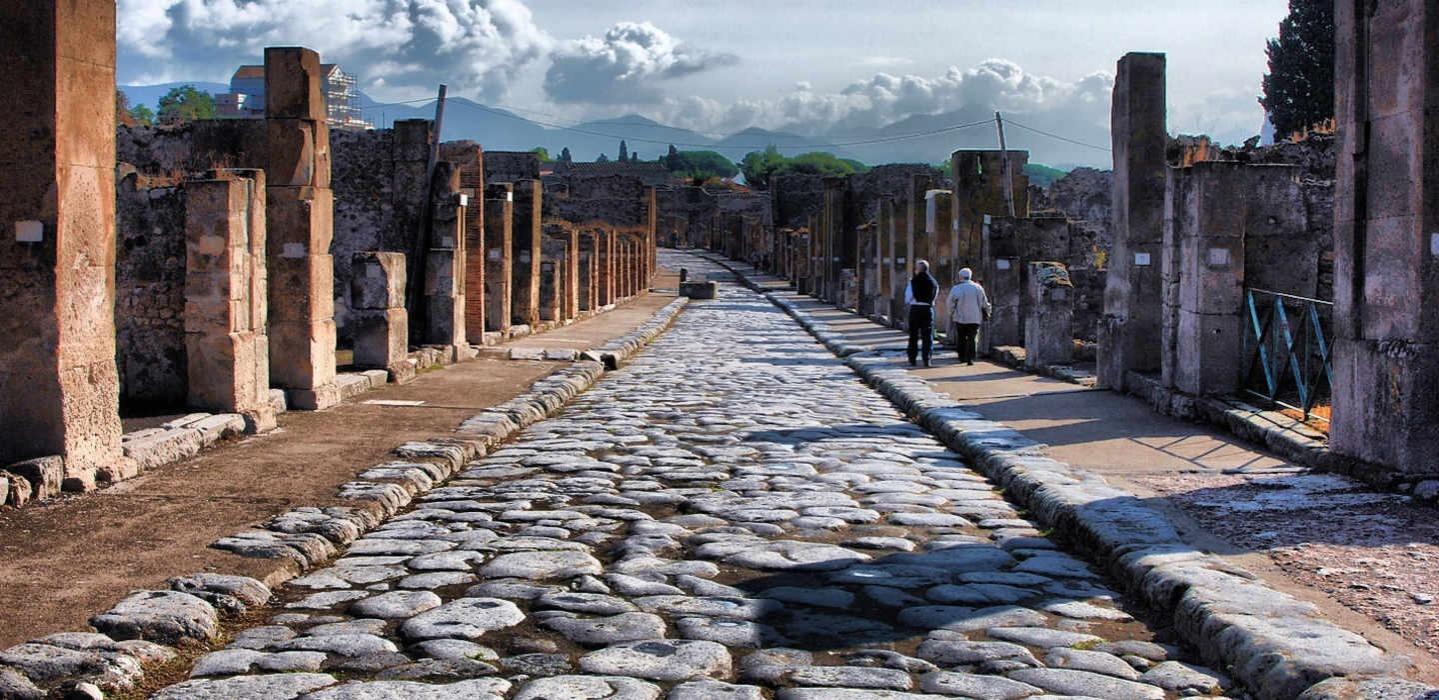 Pompeii & Vesuvius: Premium Tour with private guide & transfer from Sorrento-2