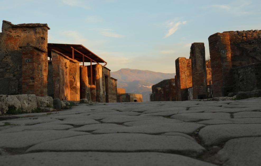 Pompeii: Exclusive 2h private tour with tickets & transfer from Naples or Pompeii-38